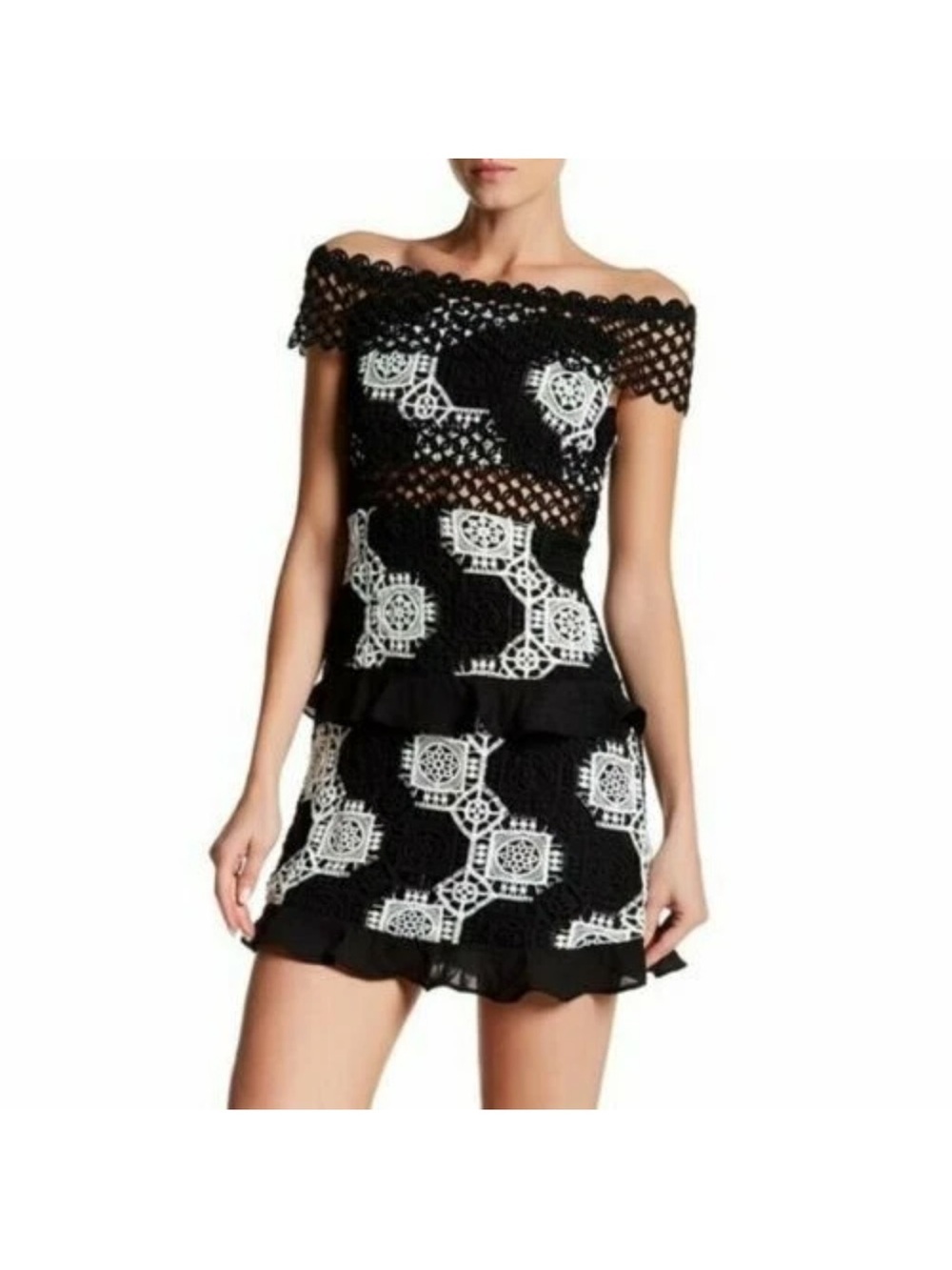 NEW Romeo & Juliet Couture Off Shoulder Dress Womens Size Medium Crochet Mini
